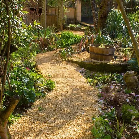 Le Jardin Bed & Breakfast